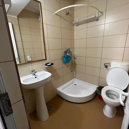 Camere De Inchiriat Andra * إيفوري نورد