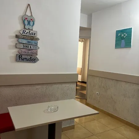 Camere De Inchiriat Andra منزل للإقامة *