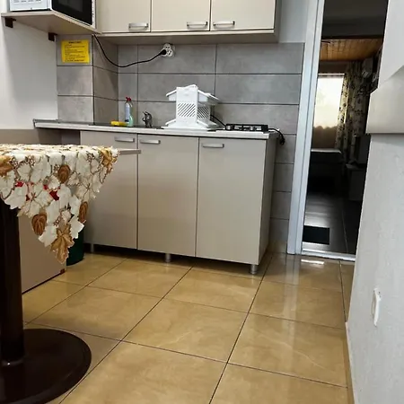Andra Δωμάτια σε οικογενειακή κατοικία Eforie Nord